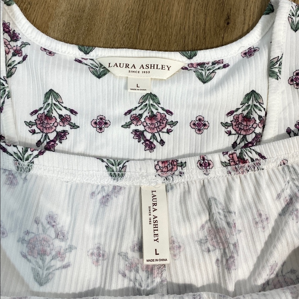 Laura Ashley Women's Pajamas 2 Piece Ribbed Knit Henley Top with shorts Large - Picture 4 of 6